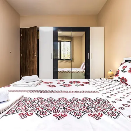 Apartment Cool Kapitan Raicho With Location *